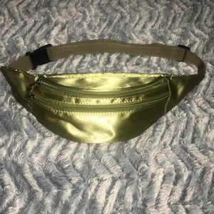 🦄✨ Beautiful Two-Pocket Olive Fanny Pack
